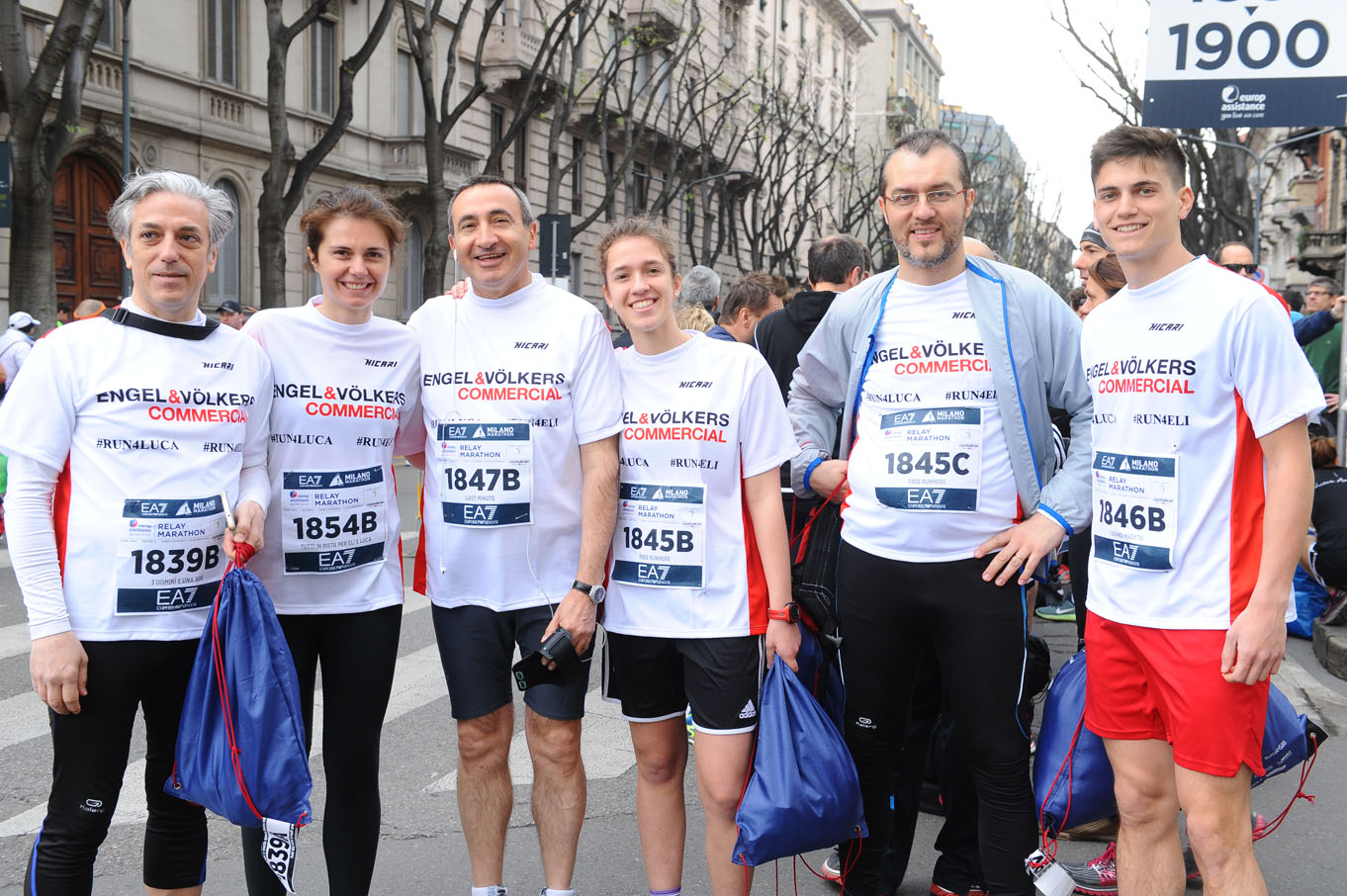 Last minute on the road again! di Antonio Trimboli Last minute on the road again!-Antonio Trimboli