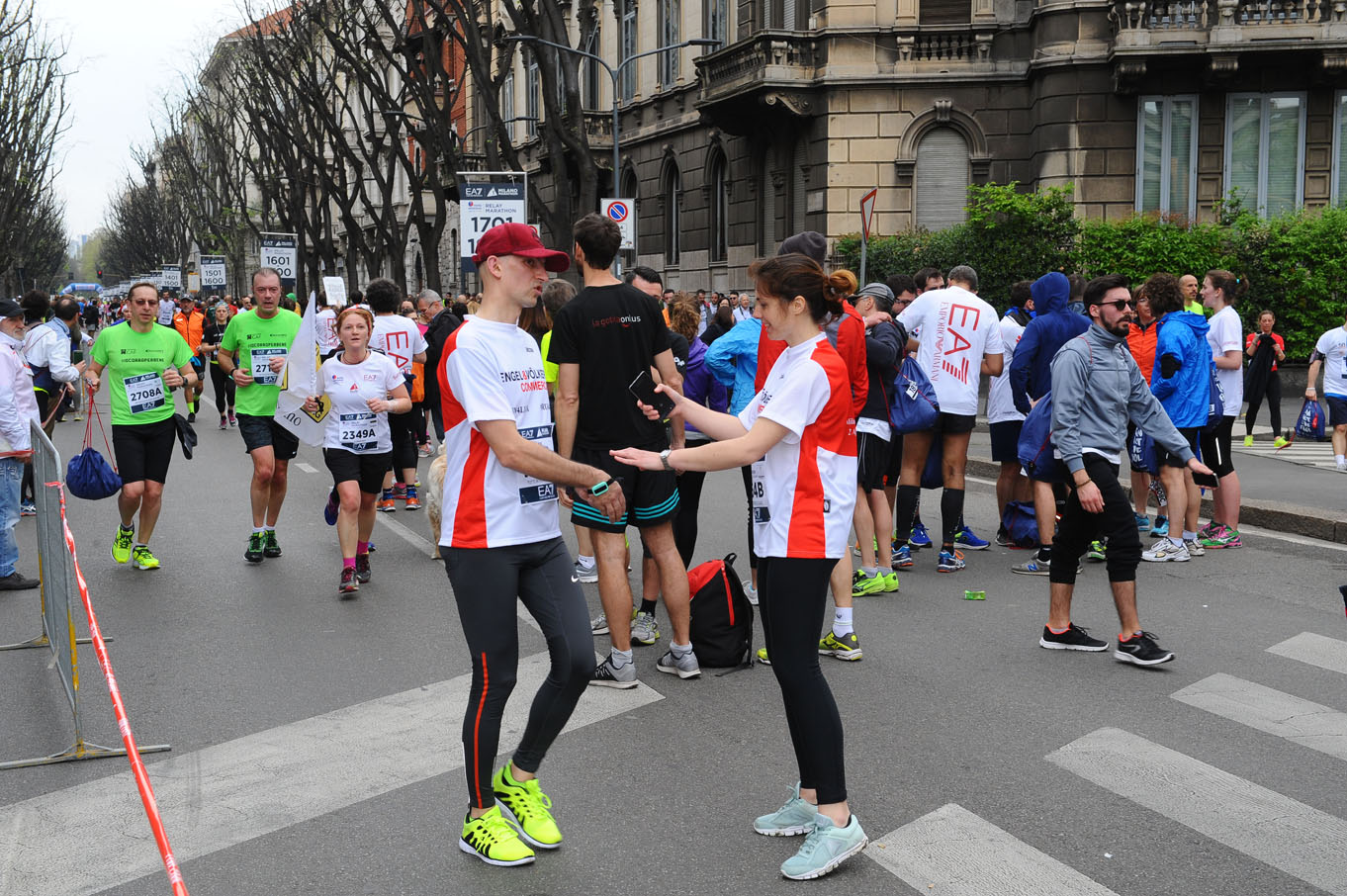 Tutti in pista per Eli e Luca! di Gloria Barraco Tutti in pista per Eli e Luca!-Gloria Barraco