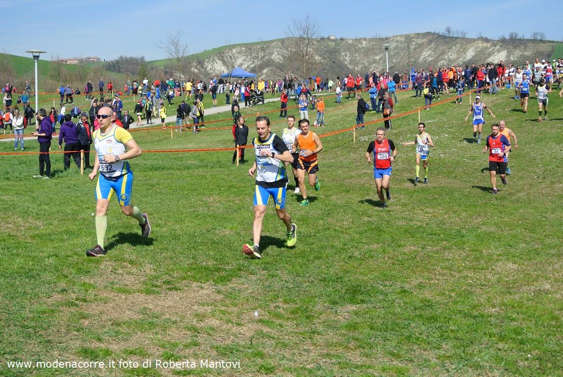 CORRIAMO PER AIRC,SOSTENIAMO LA RICERCA di Giancarlo Gorrasi CORRIAMO PER AIRC,SOSTENIAMO LA RICERCA -Giancarlo Gorrasi