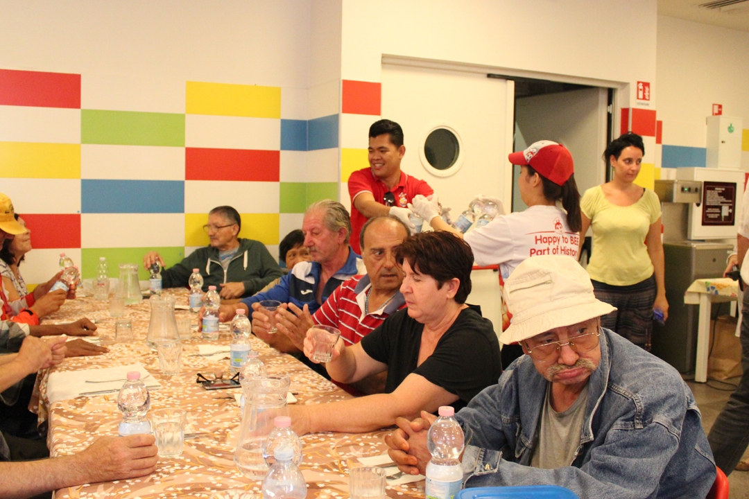Jollibee run for #PartiColPiedeGiusto! di Abegail Cariaga Reyes Jollibee run for #PartiColPiedeGiusto! -Abegail Cariaga Reyes