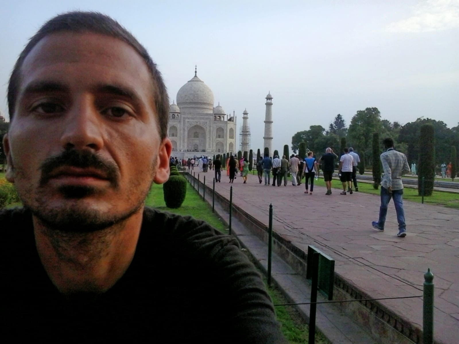 Gli "straccia" ci mettono la faccia! di Sonia Ravera Gli "straccia" ci mettono la faccia!-Sonia Ravera