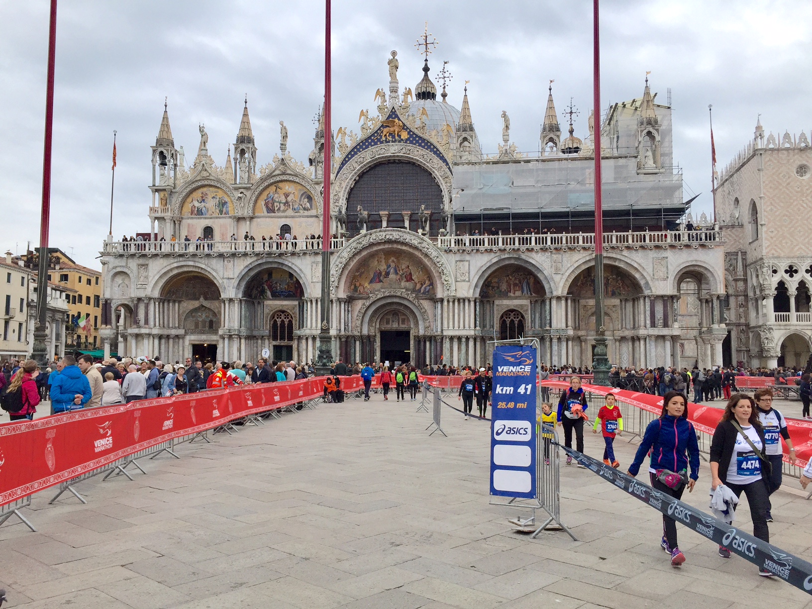 Isidori alla VeniceMarathon con Runnher di Christian W Isidori alla VeniceMarathon con Runnher-Christian W