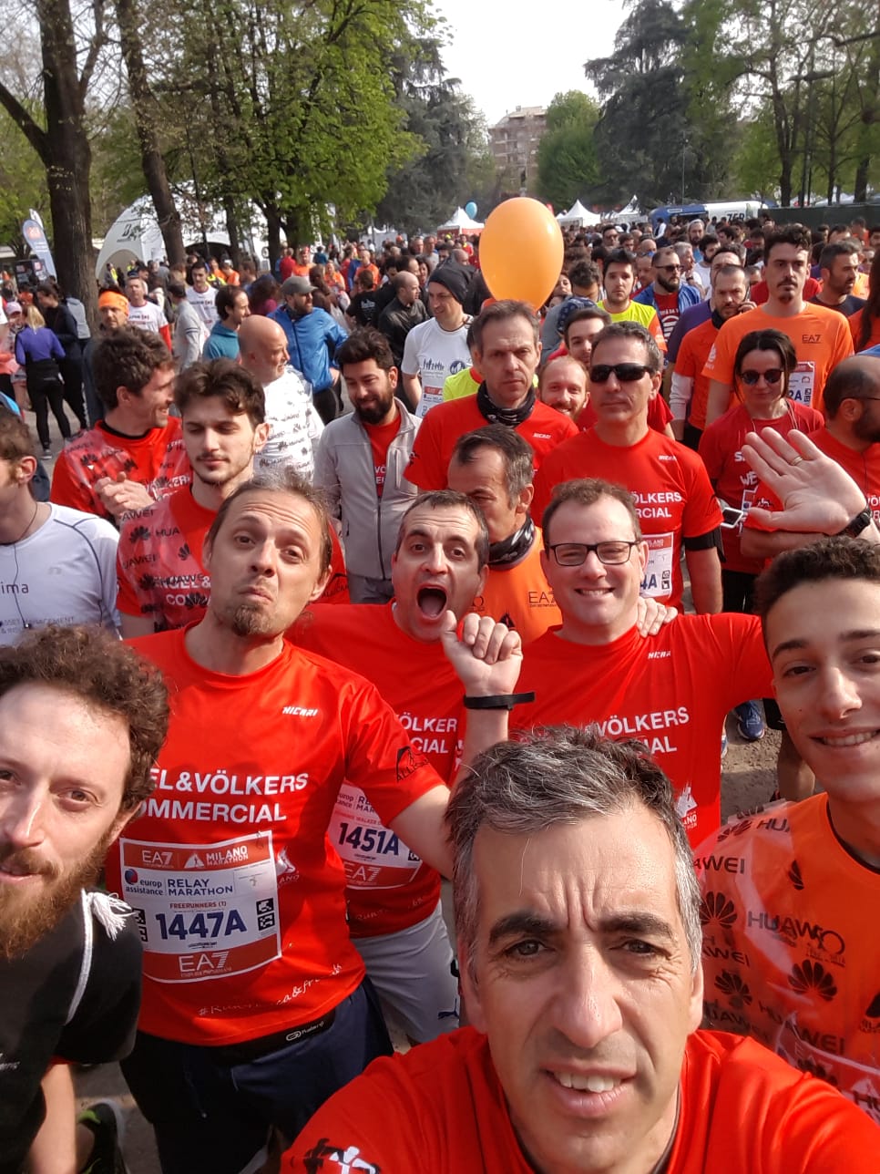 JOHNNIE WALKER DRINKING TEAM di Pietro Bascapé JOHNNIE WALKER DRINKING TEAM-Pietro Bascapé