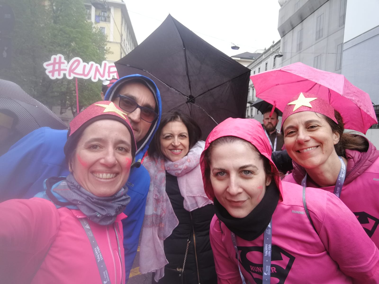 Cugine e Amiche x #RUNFOREMMA & Friends di Rossana Bosi Cugine e Amiche x #RUNFOREMMA & Friends-Rossana Bosi
