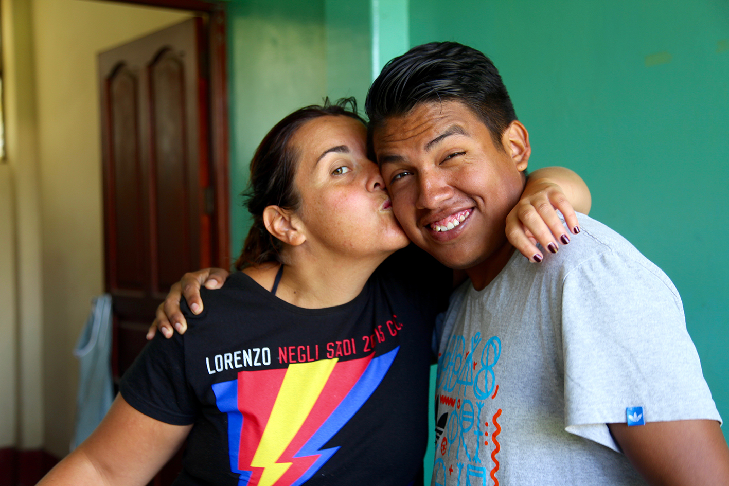 (A)ToMiCa - Noi ricorriamo per loro di Titti, Vale, Toti e Ale (A)ToMiCa - Noi ricorriamo per loro-Titti, Vale, Toti e Ale