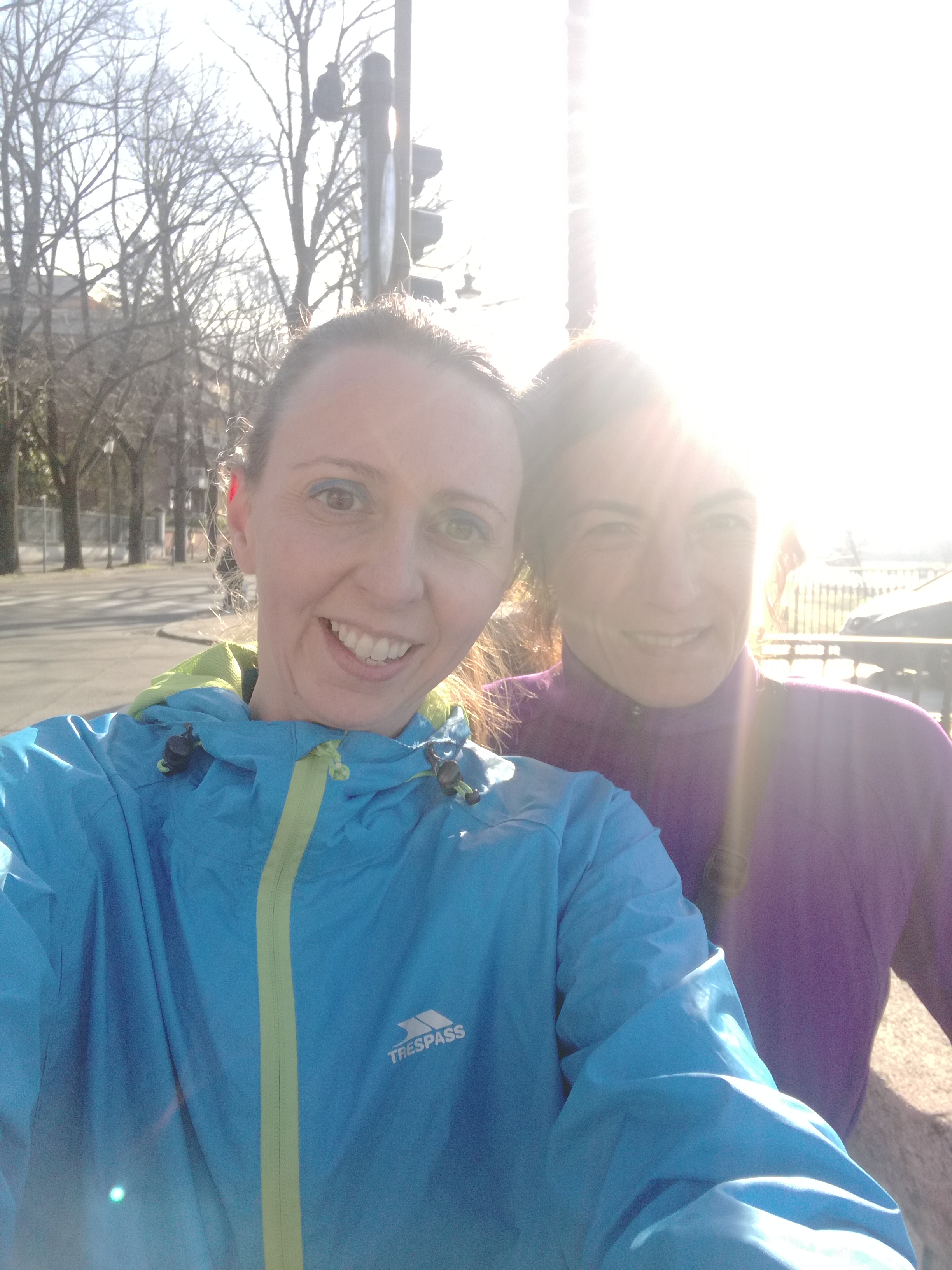 Noi ci mettiamo le gambe, e tu?! di Elisa Roncari Noi ci mettiamo le gambe, e tu?!-Elisa Roncari