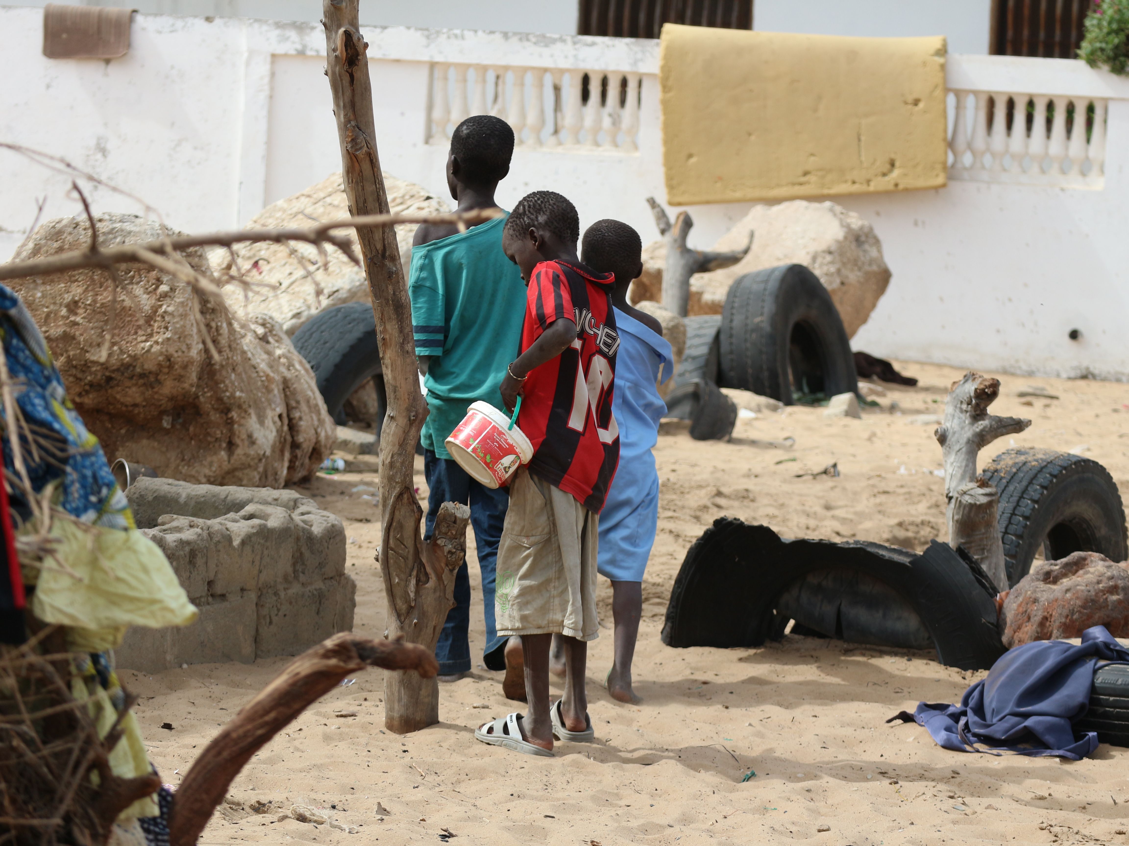 Dai dai dai che cosi andranno a scuola!-Maria Laura Mastrogiacomo