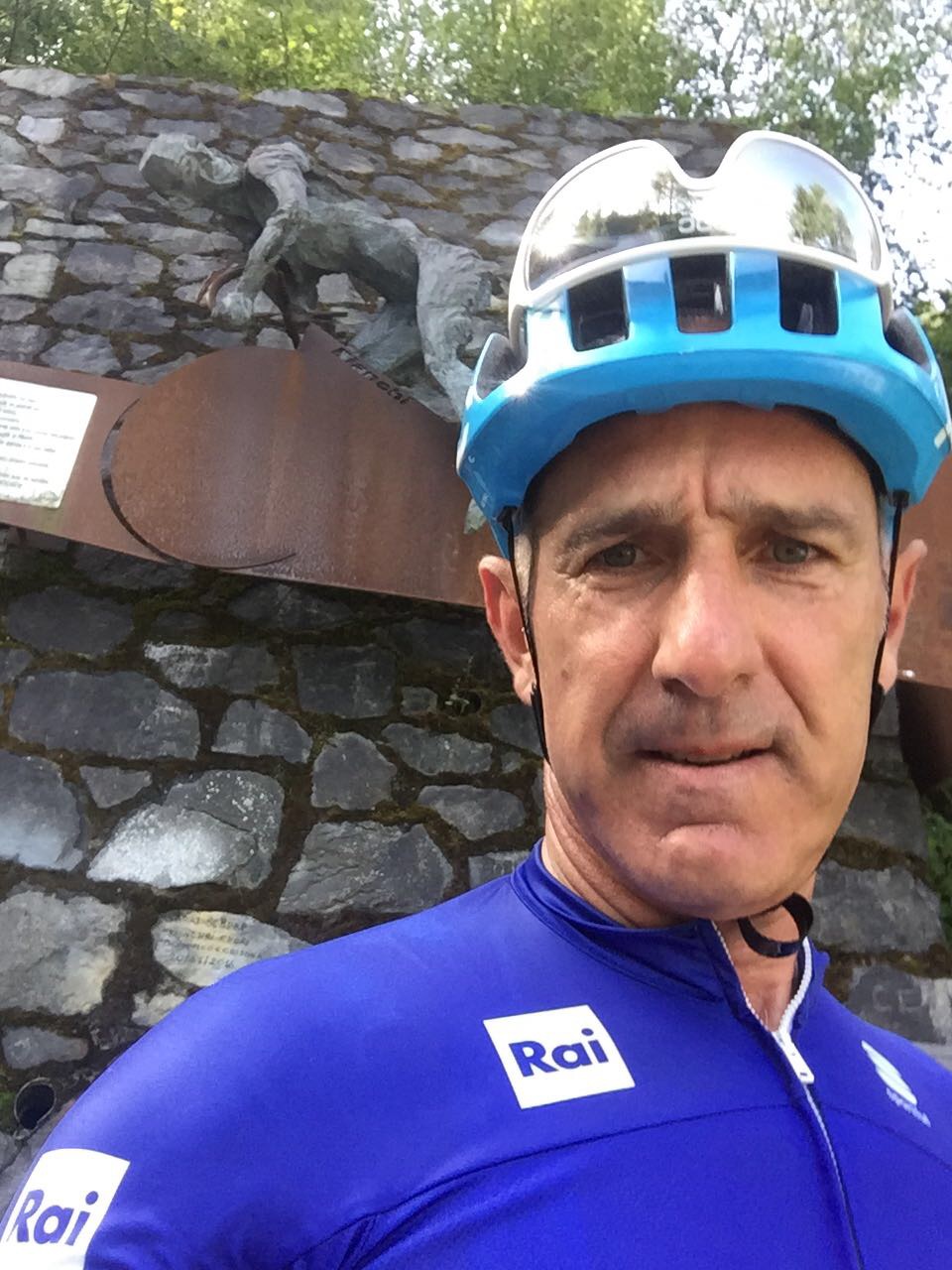 Marco sostiene #DONNACHIAMADONNA-Marco Saligari