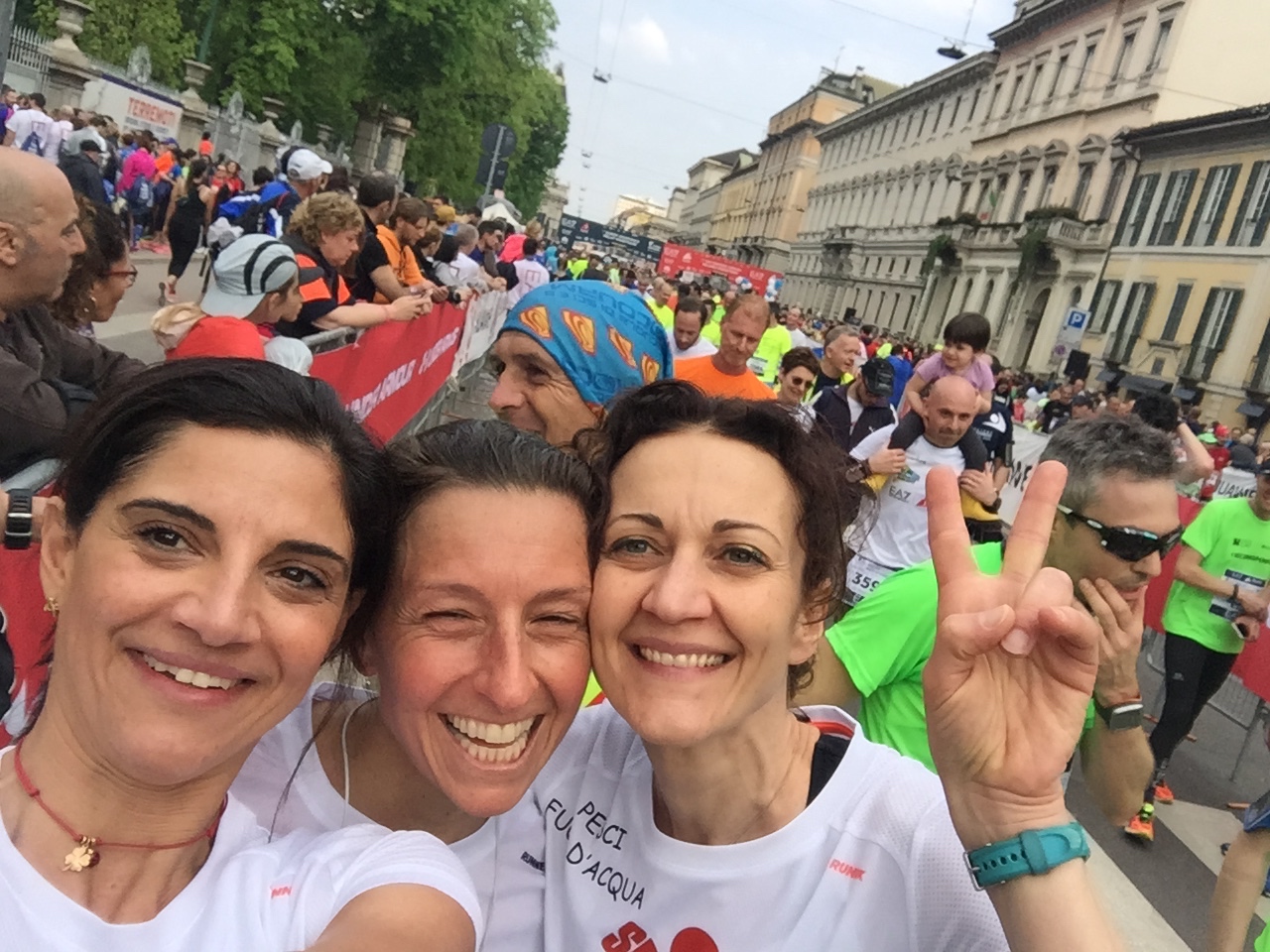 VIA LE PINNE...INDOSSIAMO LE SCARPE-Cristiana Rossi