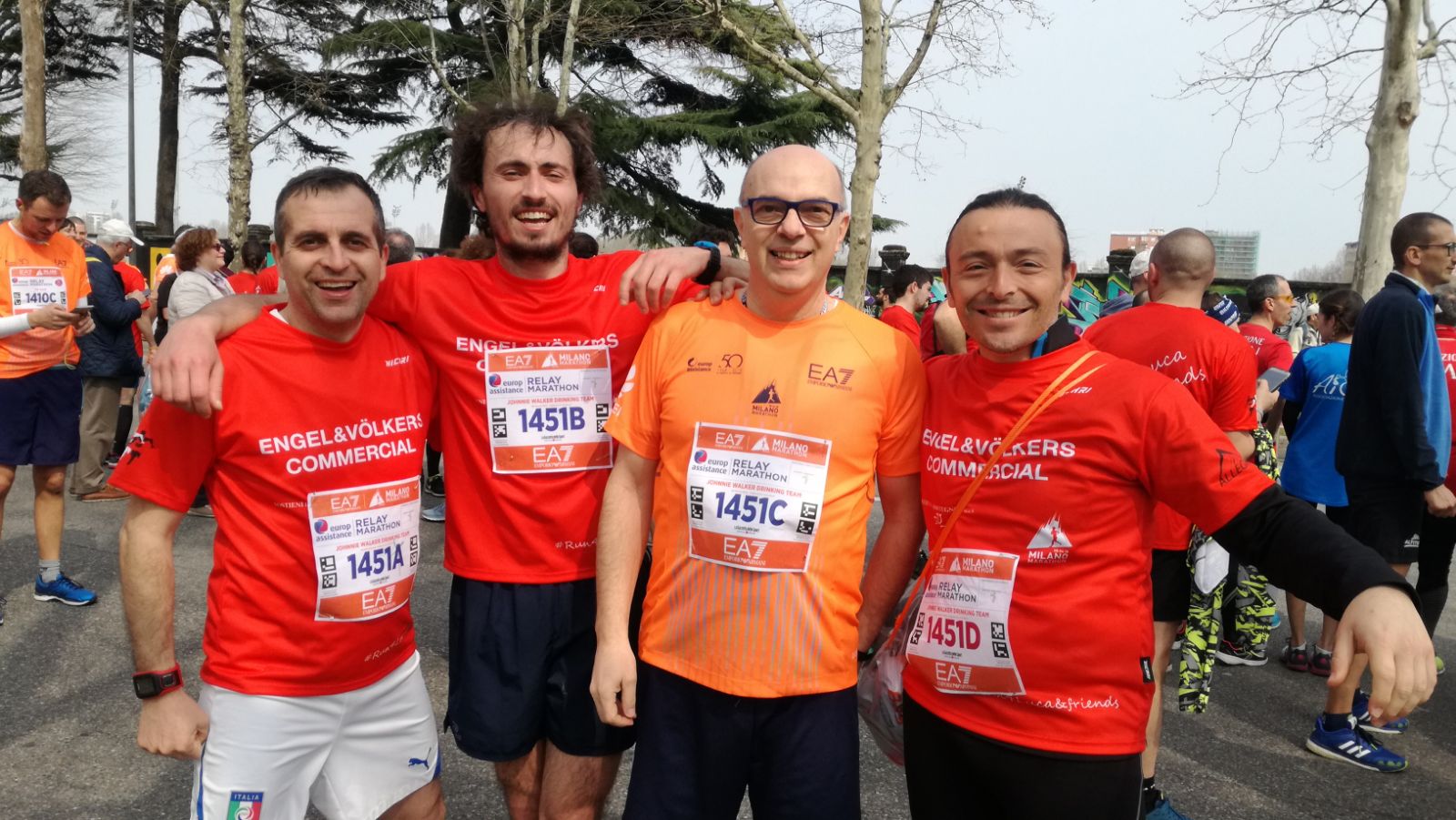 Johnnie Walker Drinking Team di Pietro Bascapé Johnnie Walker Drinking Team-Pietro Bascapé