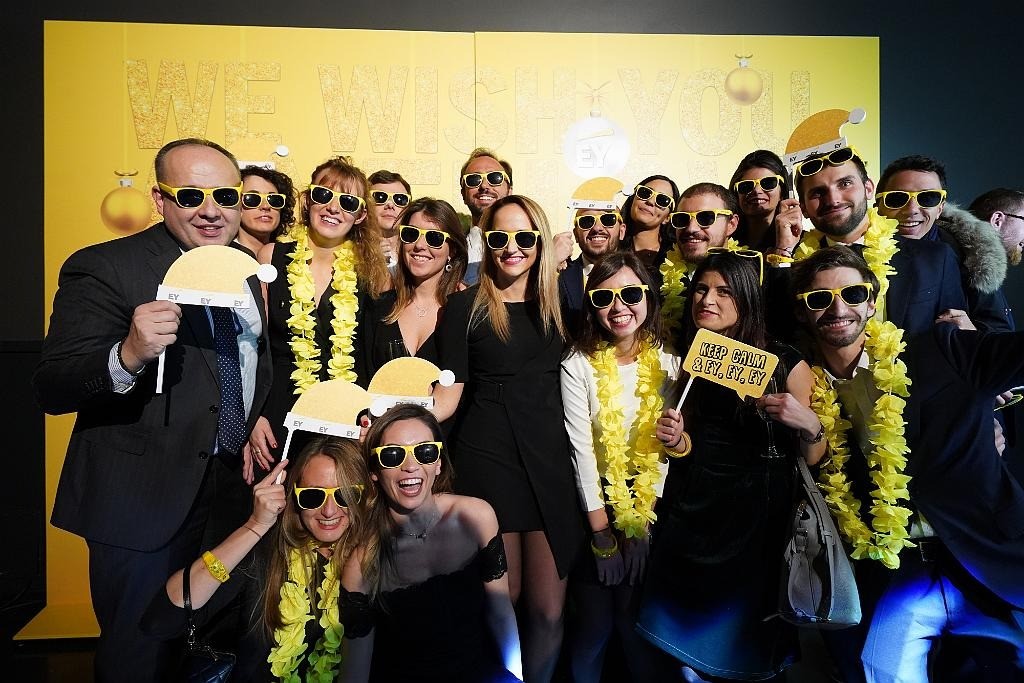 TET EY Italy for "Piccole Pesti" di Angela Mercuri TET EY Italy for "Piccole Pesti"-Angela Mercuri