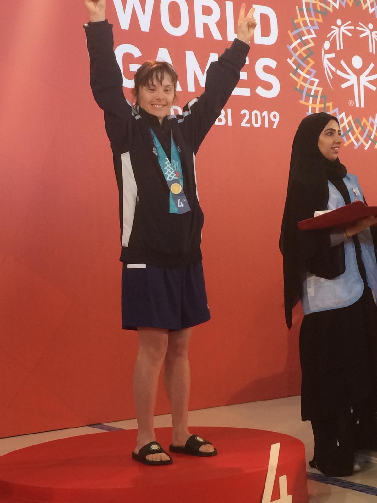 Valentina vola ad Abu Dhabi di Giancarlo Amberti Valentina vola ad Abu Dhabi -Giancarlo Amberti