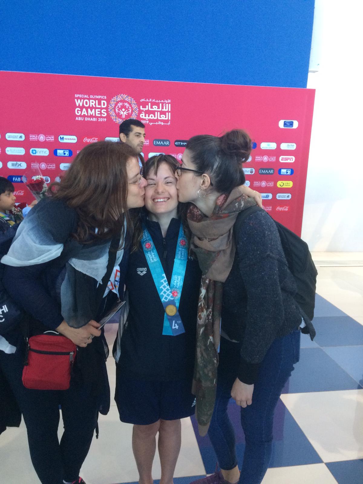 Valentina vola ad Abu Dhabi di Giancarlo Amberti Valentina vola ad Abu Dhabi -Giancarlo Amberti