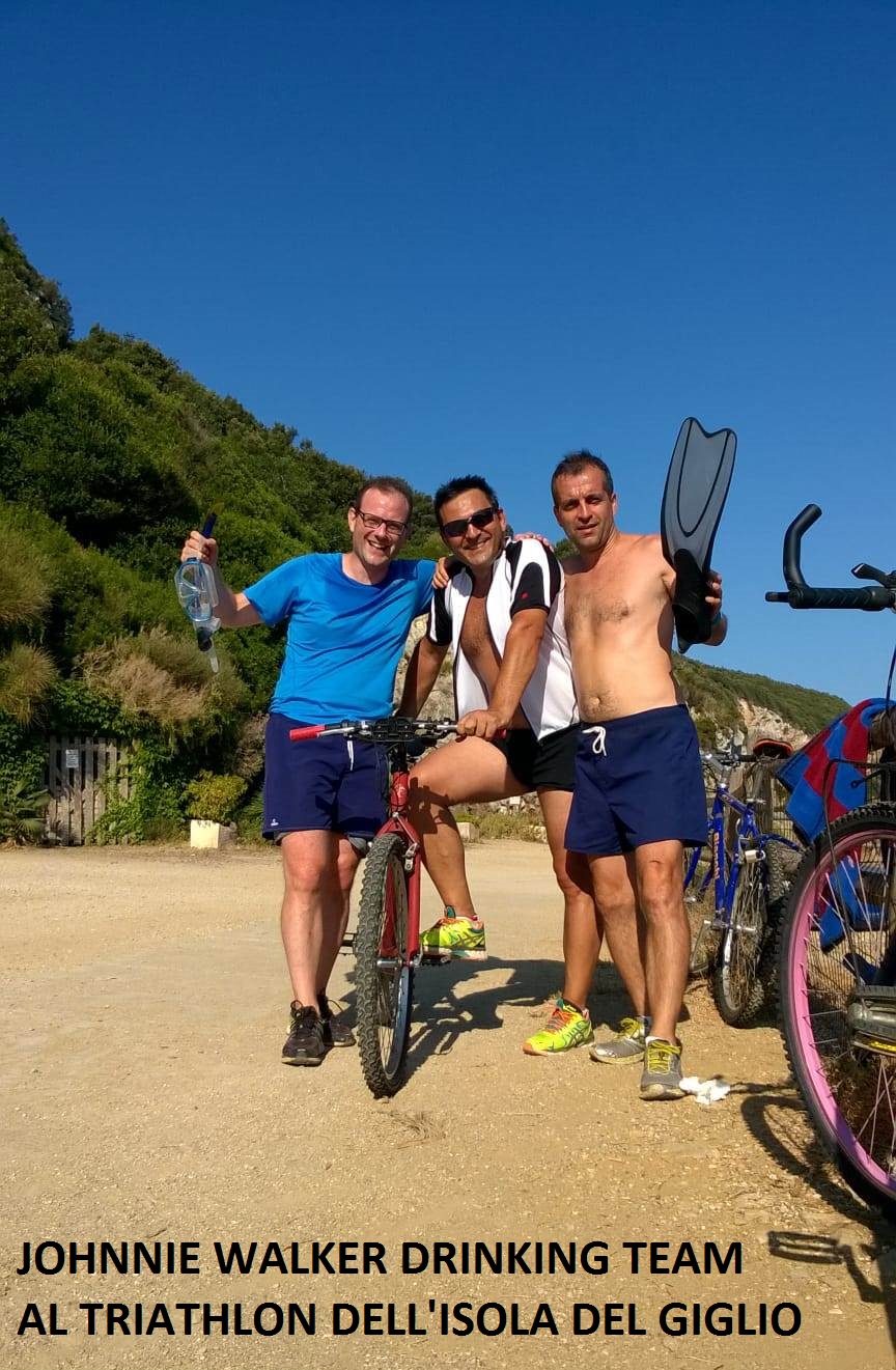 JOHNNIE WALKER DRINKING TEAM di Pietro Bascapé JOHNNIE WALKER DRINKING TEAM-Pietro Bascapé