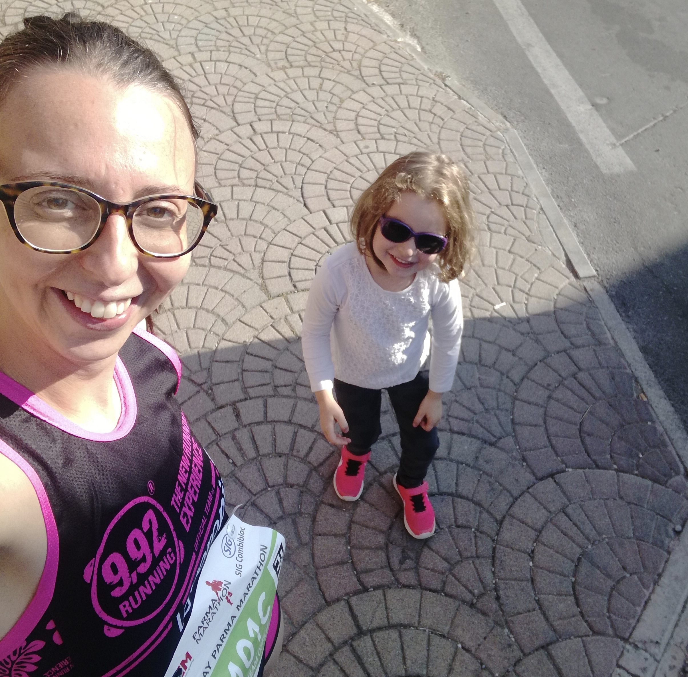 Noi ci mettiamo le gambe, e tu?! di Elisa Roncari Noi ci mettiamo le gambe, e tu?!-Elisa Roncari