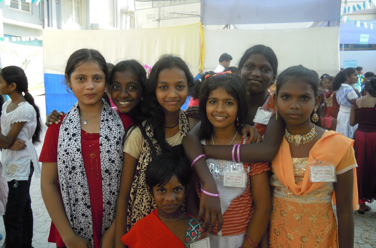 PER LE BAMBINE DI UTTAN di Marco Anzini PER LE BAMBINE DI UTTAN-Marco Anzini