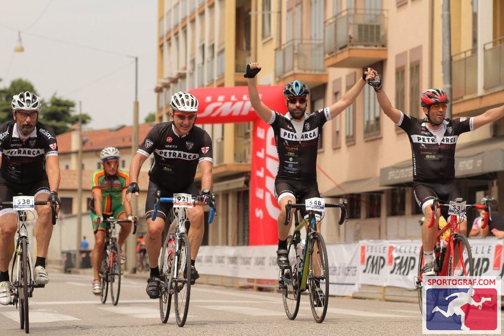 Pedaliamo con Vanna per lo I.O.V. di Andrea Toson Pedaliamo con Vanna per lo I.O.V.-Andrea Toson