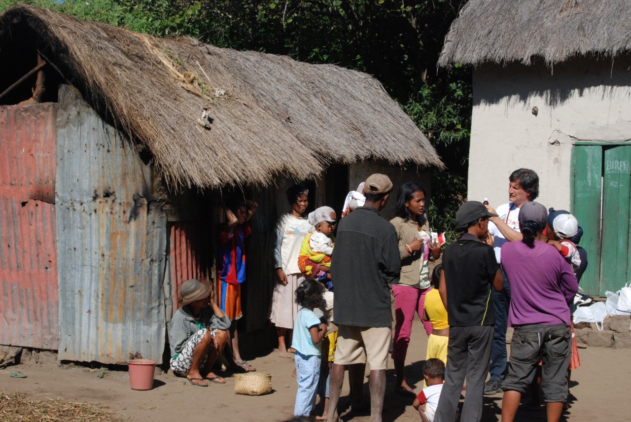 Insieme per i bimbi del Madagascar-Antonio Brienza