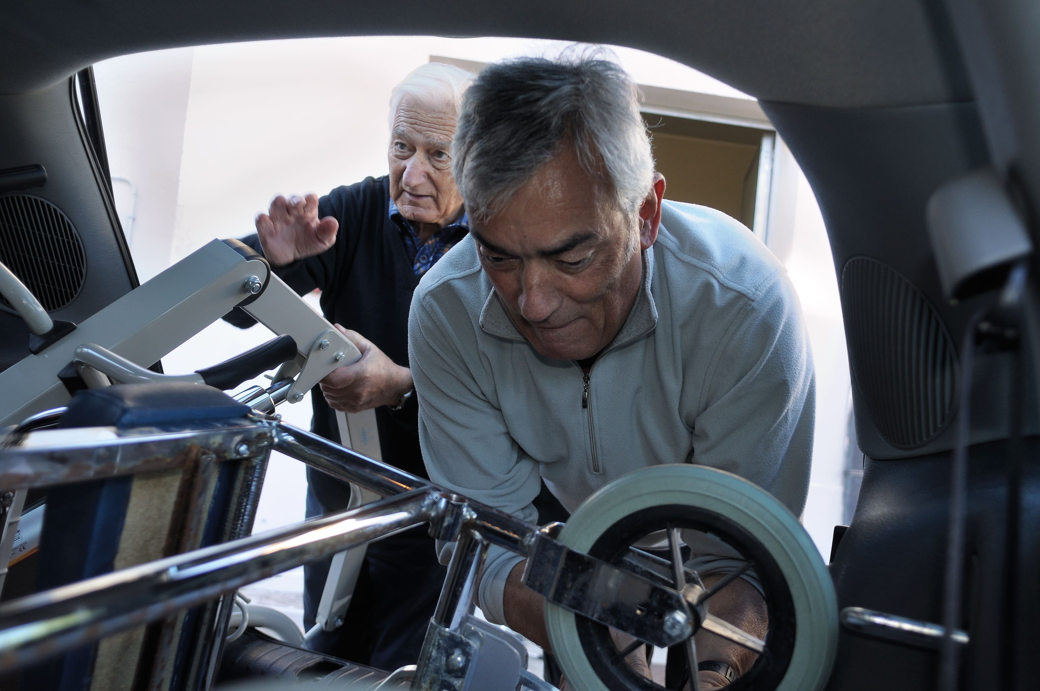 Porta la barca della vecchiaia serena-Associazione de Banfield