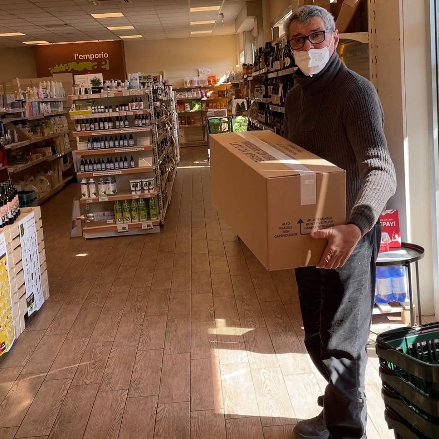 Emporio ae. Salviamo la storia!!! di Contatto Emporio ae. Salviamo la storia!!!-Contatto