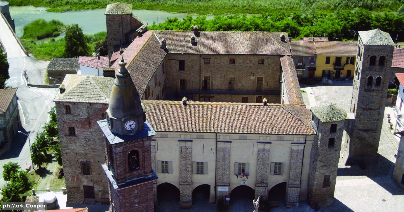 Monastero Bormida: un segno nel tempo di Comune di Monastero Bormida Monastero Bormida: un segno nel tempo-Comune di Monastero Bormida