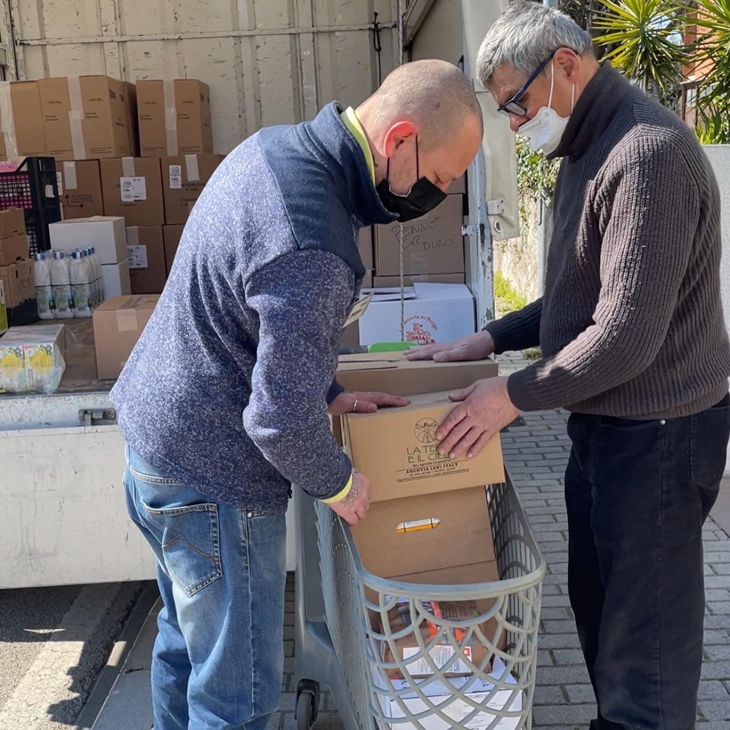 Emporio ae. Salviamo la storia!!! di Contatto Emporio ae. Salviamo la storia!!!-Contatto