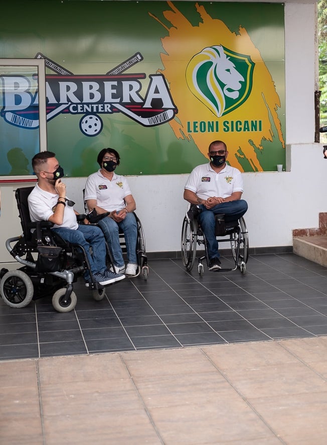 Un pulmino per continuare a ruggire-Leoni Sicani