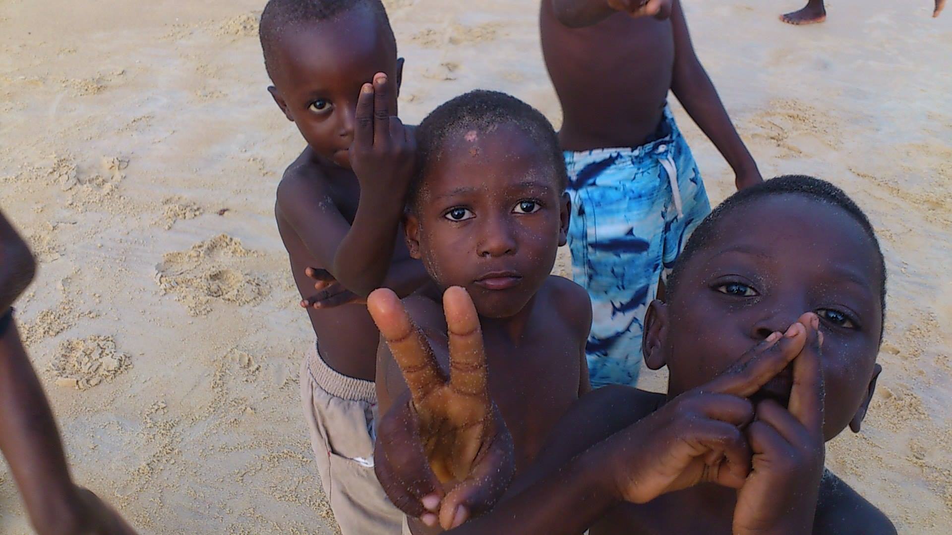 Surf 4 Clean Water in Sierra Leone di Surf4Children Surf 4 Clean Water in Sierra Leone-Surf4Children