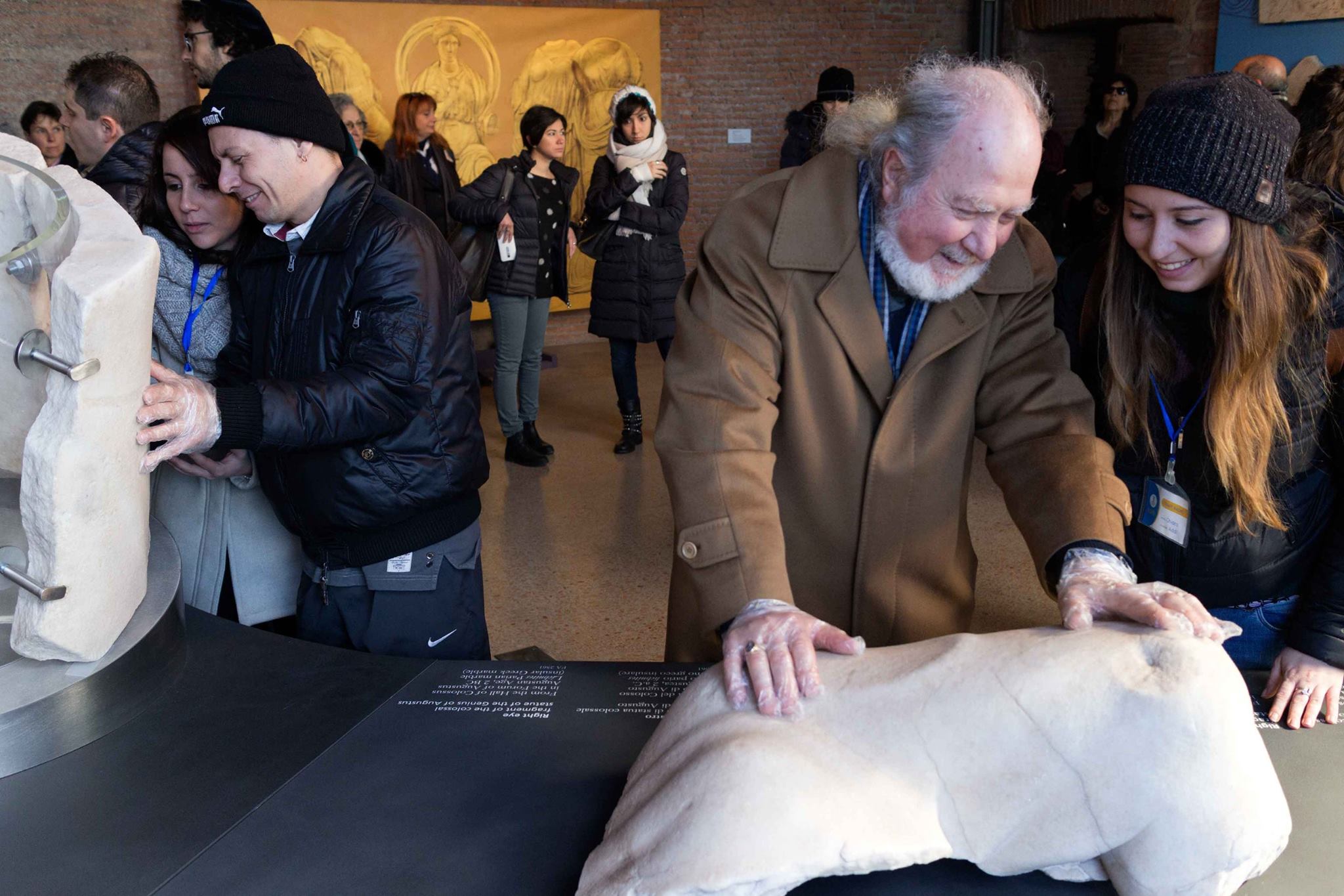 Cosa vedono queste mani di Radici associazione culturale Cosa vedono queste mani-Radici associazione culturale
