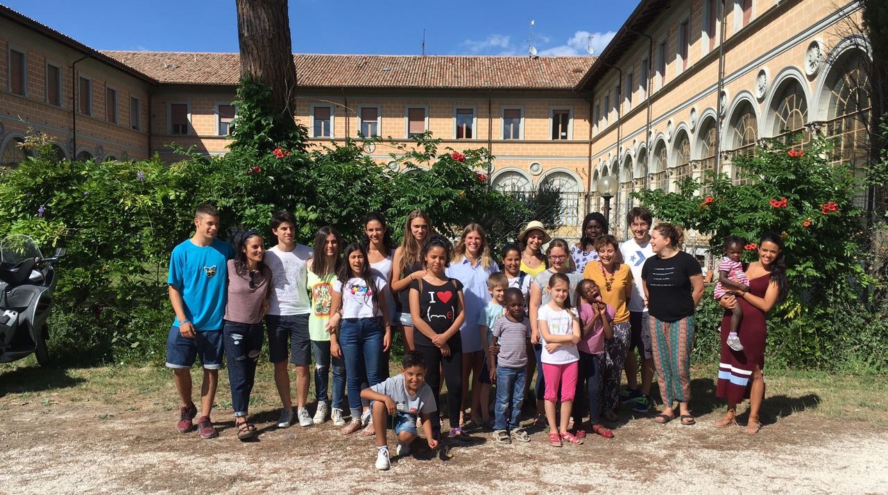 Un Doposcuola spaziale! di L'AFRICA CHIAMA Un Doposcuola spaziale!-L'AFRICA CHIAMA