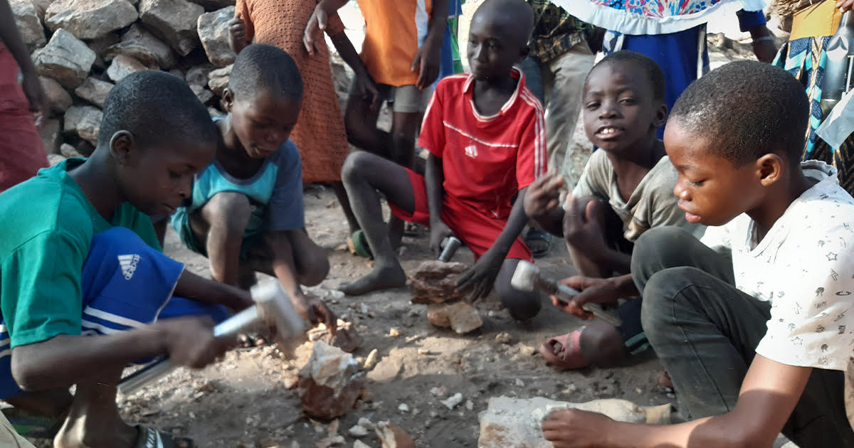 I BAMBINI SPACCAPIETRE DEL BENIN di HFL I BAMBINI SPACCAPIETRE DEL BENIN-HFL