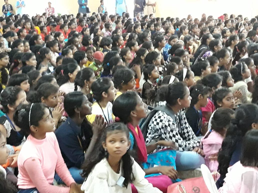 Vola, Pooja. Vola! Destinazione futuro-MilleSoli