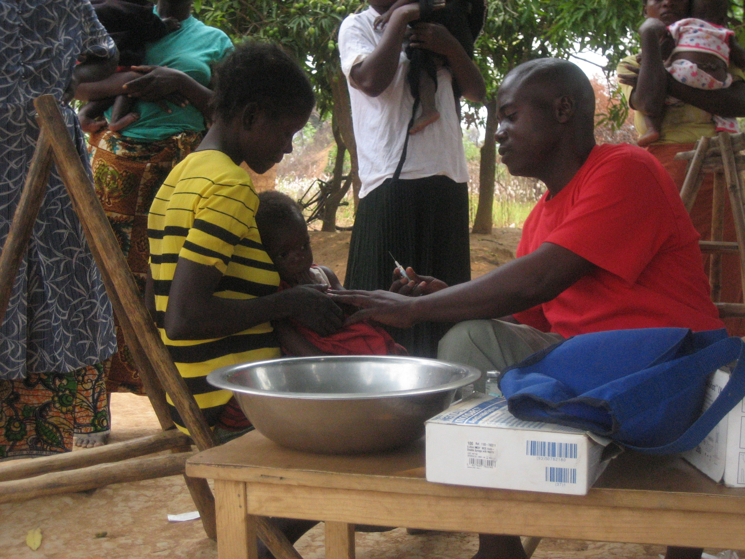 FAI CORRERE I DIRITTI CON AMKA ONLUS, CI AIUTERAI A MIGLIORARE LA SALUTE IN CONGO! di AMKA FAI CORRERE I DIRITTI CON AMKA ONLUS, CI AIUTERAI A MIGLIORARE LA SALUTE IN CONGO!-AMKA