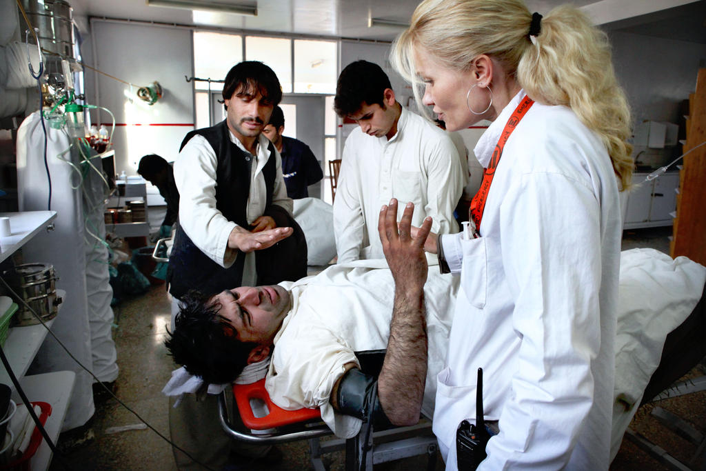 We support EMERGENCY di Emergency We support EMERGENCY-Emergency