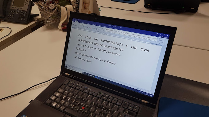 SCRIVO CHE IO PENSO di VIE DI LUCE ONLUS SCRIVO CHE IO PENSO -VIE DI LUCE ONLUS