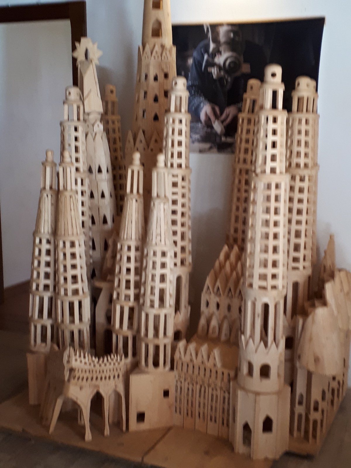 Il Paese di Mastro Tonino di Gruppo Caronte Il Paese di Mastro Tonino-Gruppo Caronte