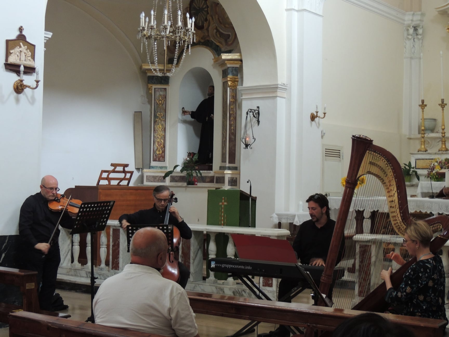 Il Paese di Mastro Tonino di Gruppo Caronte Il Paese di Mastro Tonino-Gruppo Caronte