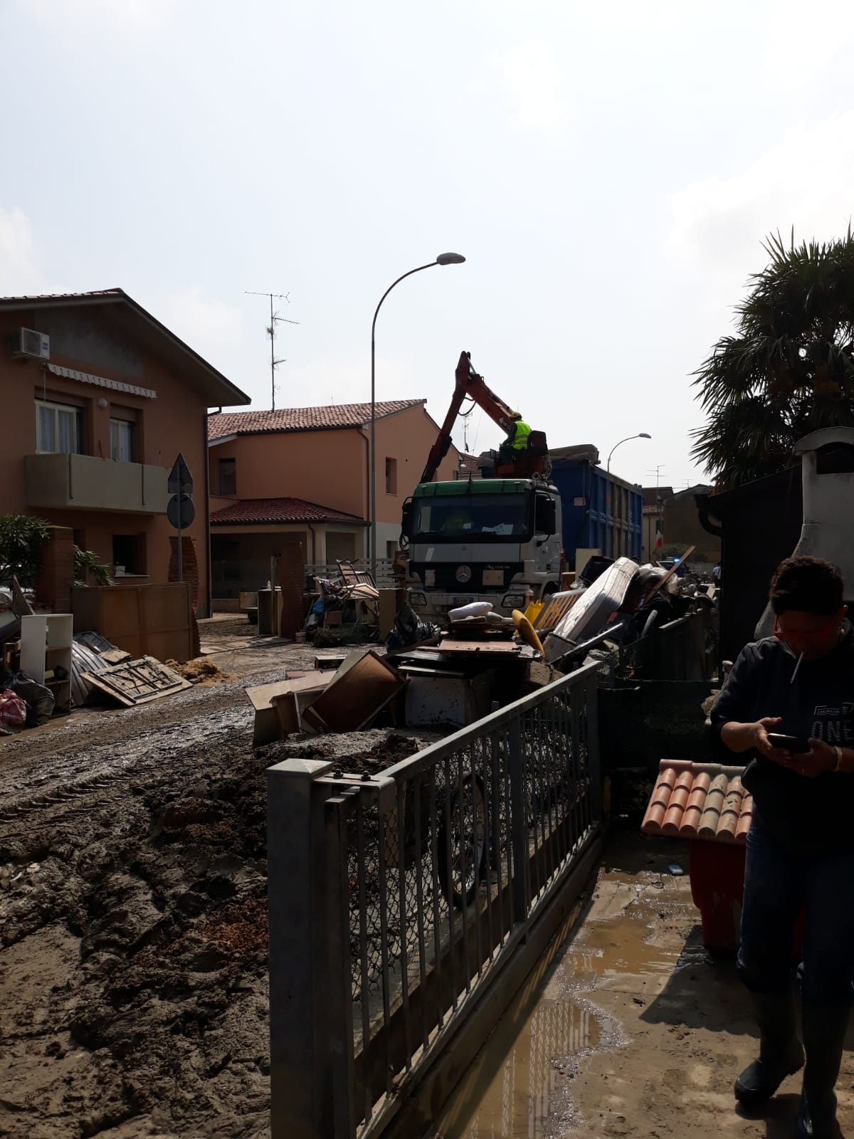 Ripartiamo insieme più forti del fango!-La Mongolfiera ODV