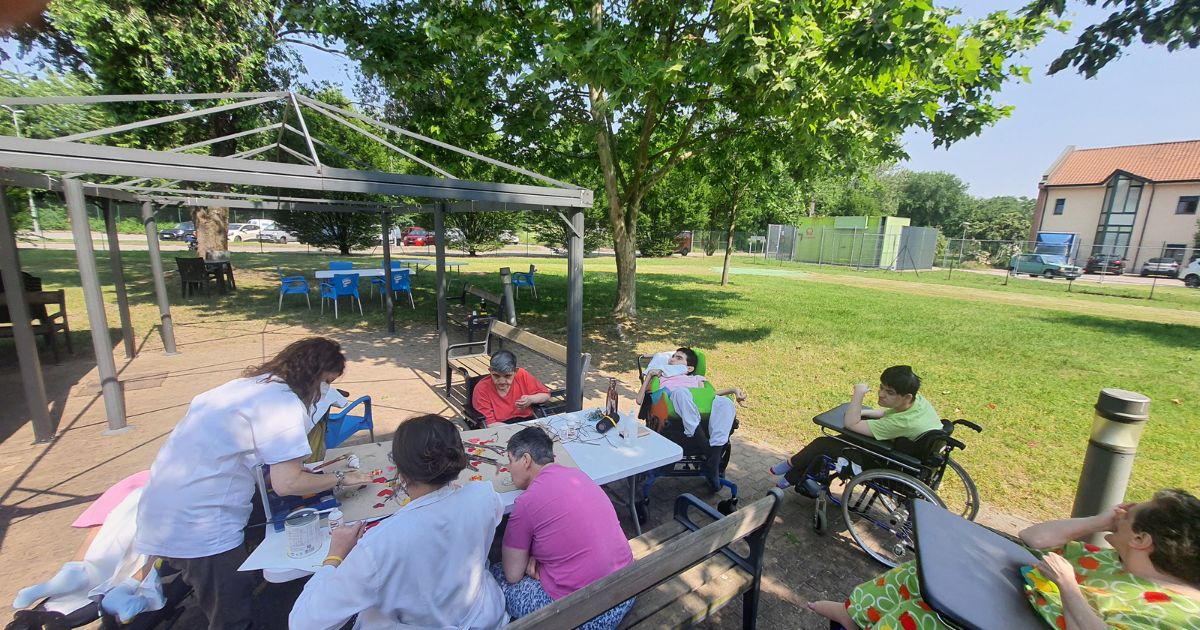 Un gazebo per dare forza alla fragilità-Fondazione Sacra Famiglia Onlus