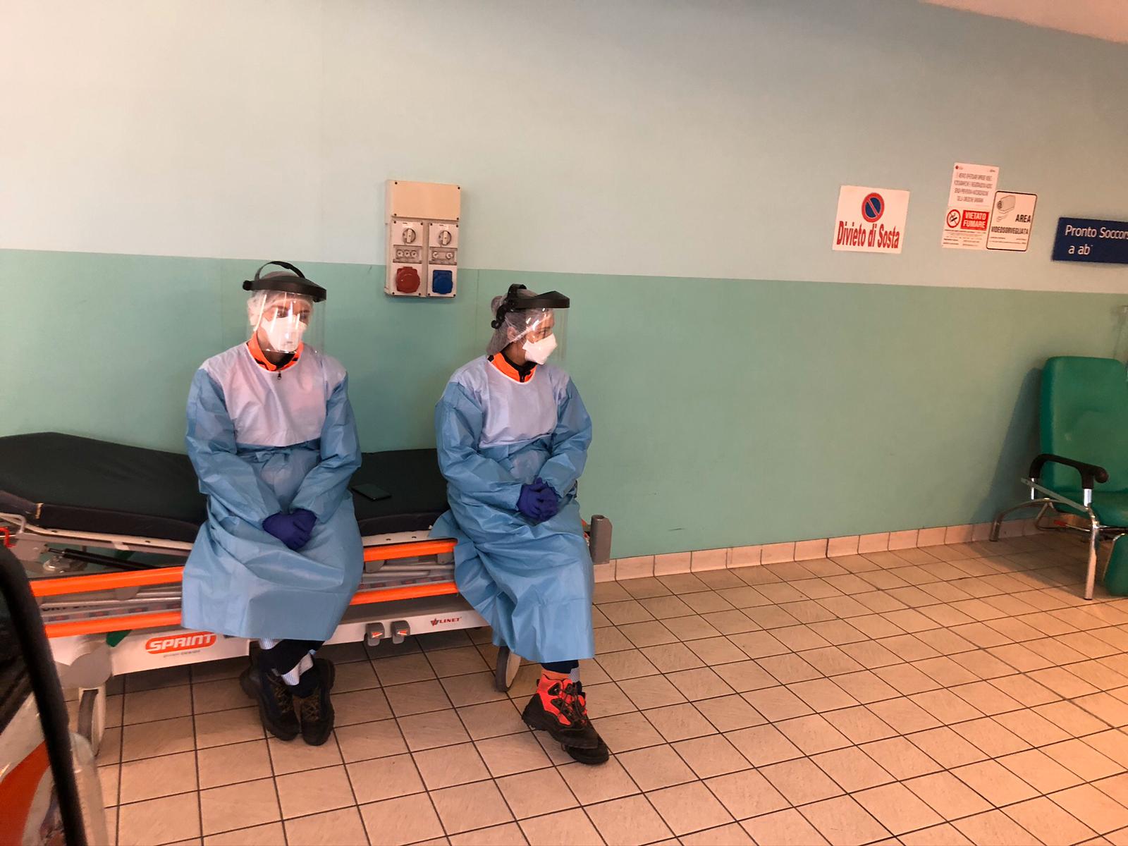 UN PEZZO ALLA VOLTA CI AIUTA AD AIUTARVI-Croce d'Oro Milano 