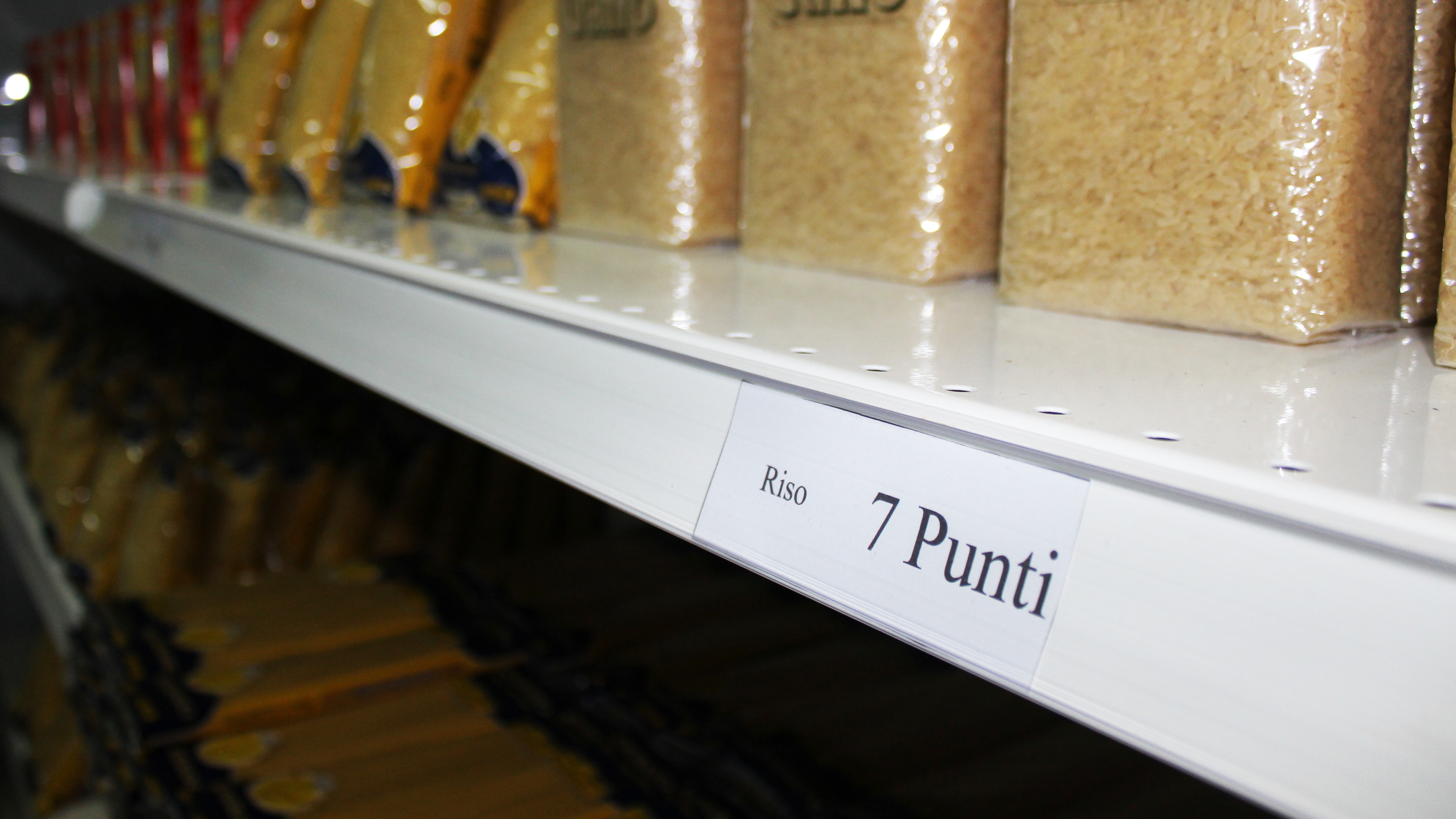 "Arca" Emporio della Solidarietà di La Casetta Onlus "Arca" Emporio della Solidarietà-La Casetta Onlus