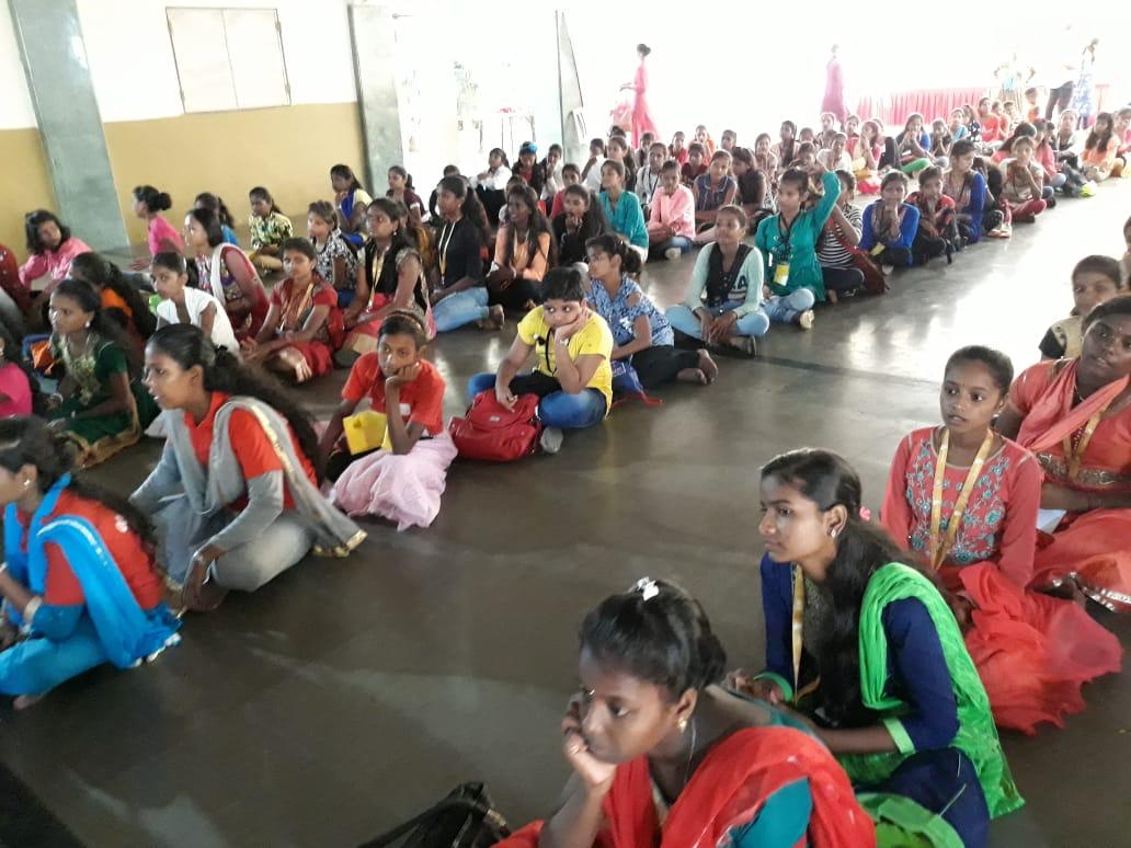 Vola, Pooja. Vola! Destinazione futuro-MilleSoli