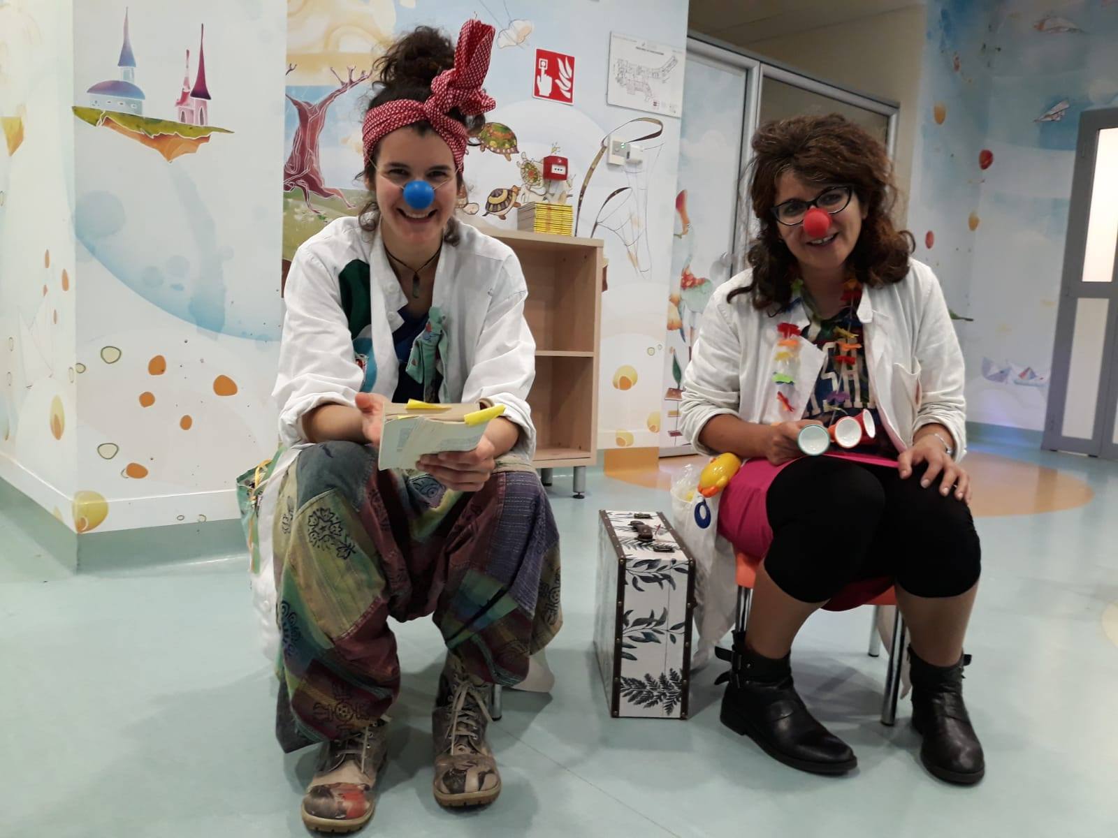 Favole in Corsia di AVS I volontari col naso rosso Favole in Corsia-AVS I volontari col naso rosso