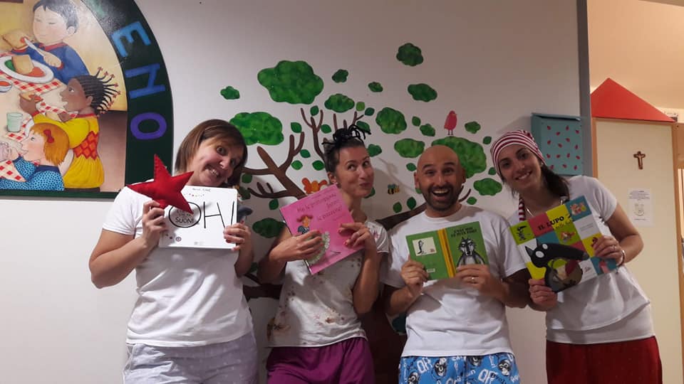 Favole in Corsia di AVS I volontari col naso rosso Favole in Corsia-AVS I volontari col naso rosso