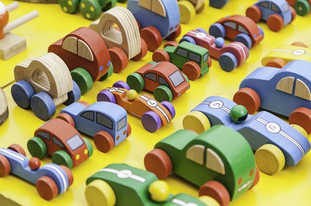 TANTE GAMBE PER QUATTRO RUOTE-La Grande Casa