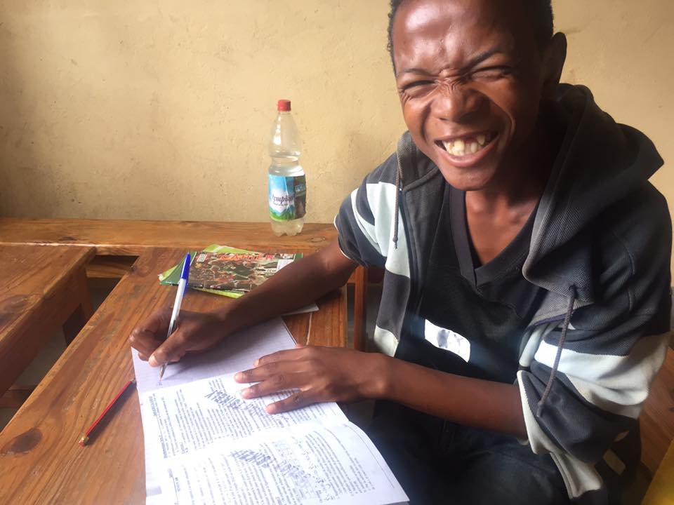 Ambalakilonga, un cammino fatto insieme. di Educatori senza Frontiere Ambalakilonga, un cammino fatto insieme.-Educatori senza Frontiere