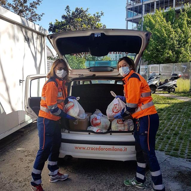 UN PEZZO ALLA VOLTA CI AIUTA AD AIUTARVI di Croce d'Oro Milano UN PEZZO ALLA VOLTA CI AIUTA AD AIUTARVI-Croce d'Oro Milano