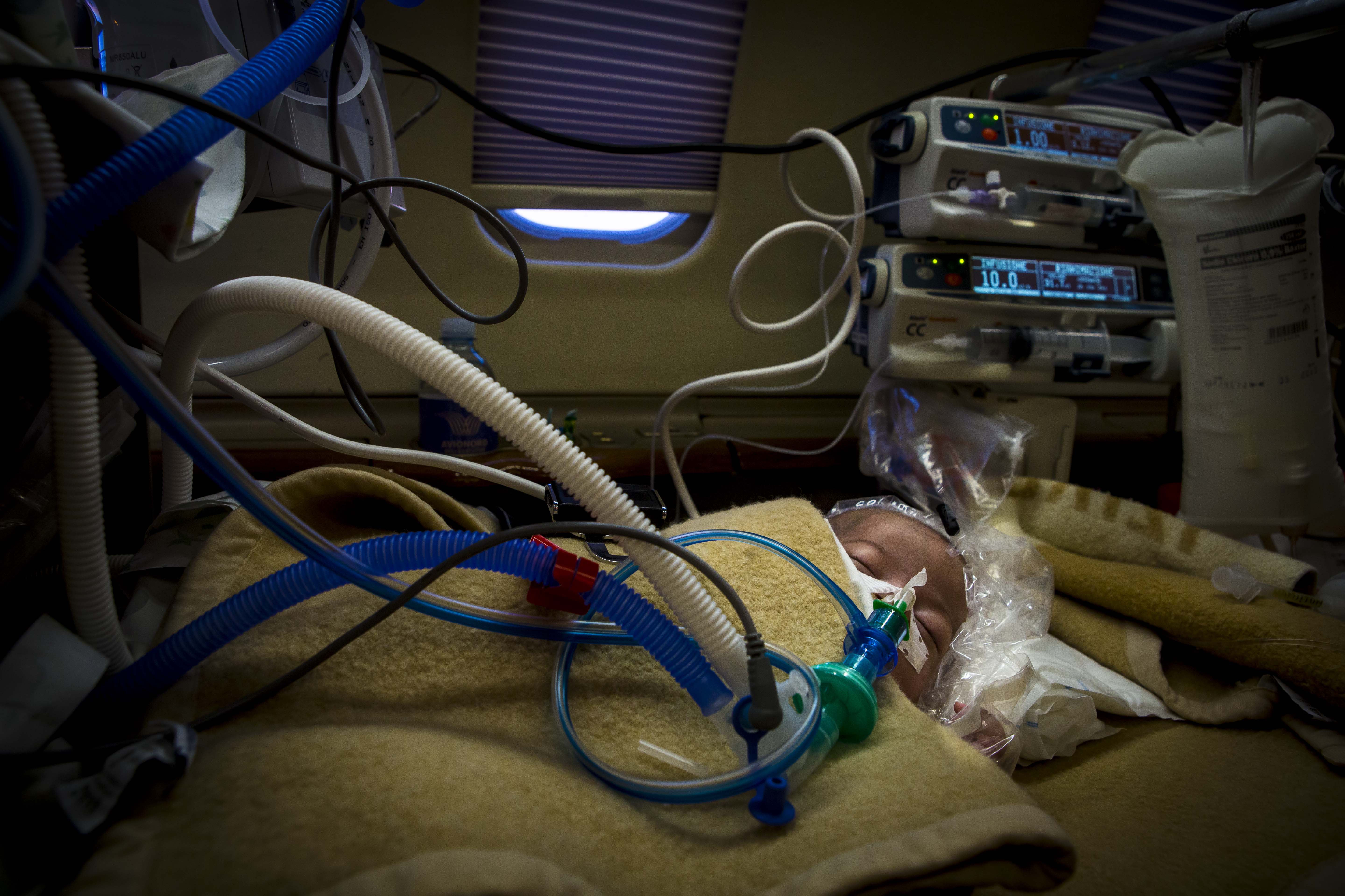 Dona un volo. Salva un bambino-Flying Angels