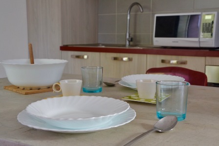 Sentirsi a casa lontano da casa di ABE Sentirsi a casa lontano da casa-ABE