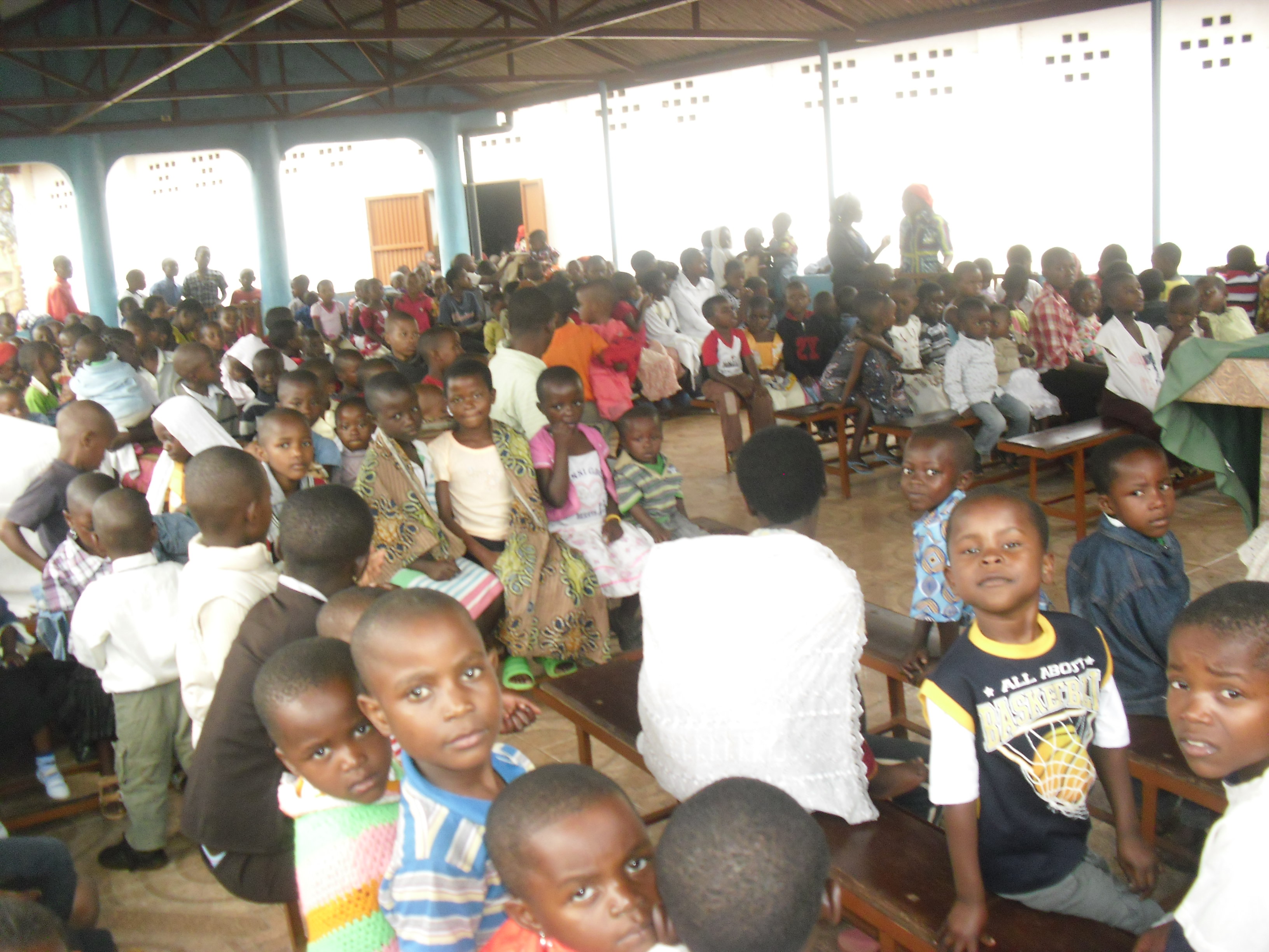 Sostegno scolastico ai bambini di Uvira -ZUZUMA PLANET